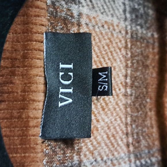 VICI Flannel Shacket - Picture 5 of 7